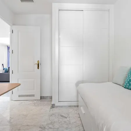 Modern Flat In Ref M24 * מארבלה