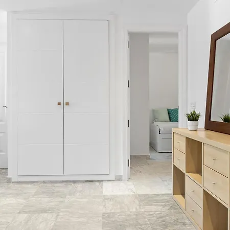 Modern Flat In Ref M24 * מארבלה