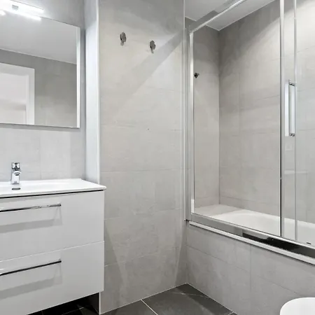 Modern Flat In Ref M24 * מארבלה